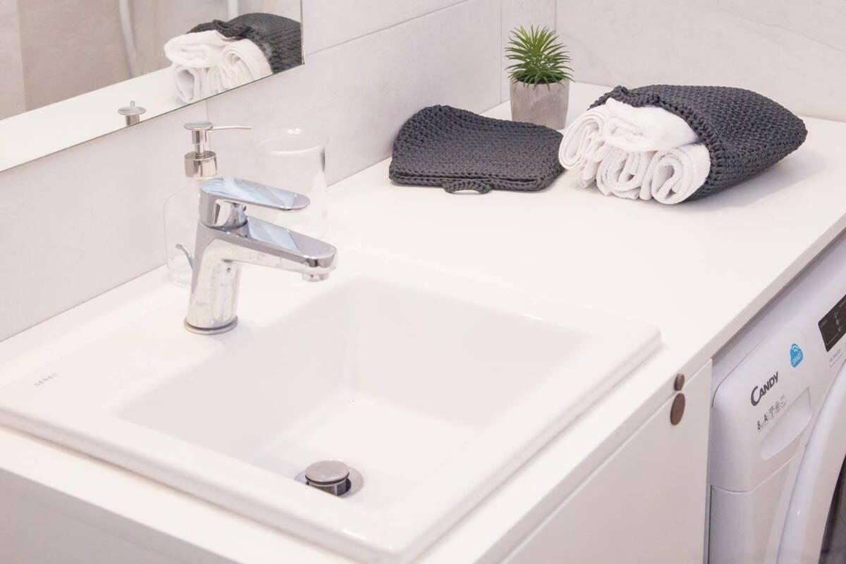 Fully Renovated, Modern Beauty In Central Athens! Εξωτερικό φωτογραφία