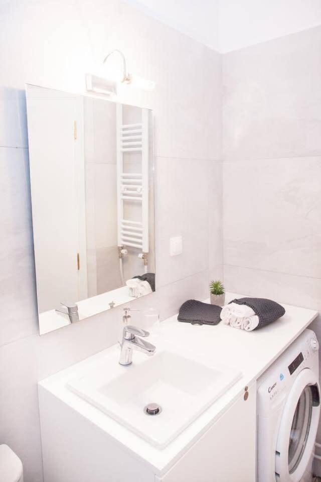 Fully Renovated, Modern Beauty In Central Athens! Εξωτερικό φωτογραφία